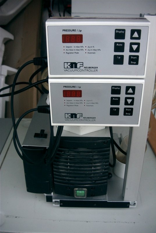 Pumpenstand KNF Neuberger Laboportsystem NCC840