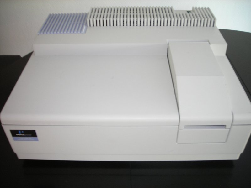 Perkin Elmer Lambda 35 UV-VIS Spektrophotometer