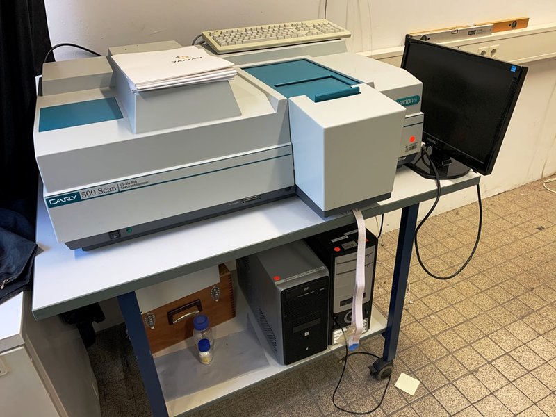 Varian Cary 500 UV-VIS/ NIR Spektrophotometer