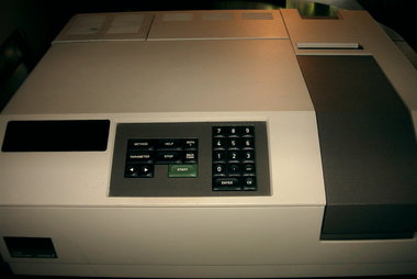 Perkin Elmer Spektrometer UV-VIS Lambda 2